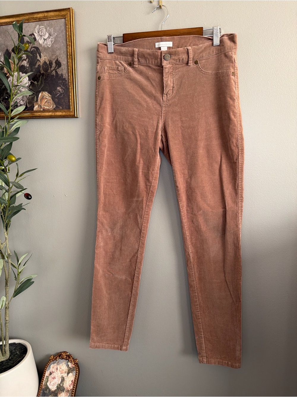 New York & Company Tan Stretch Corduroy Skinny Pants Size 6 - Picture 2 of 8